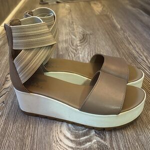 Sorel Women’s Cameron Platform Sandal size 7